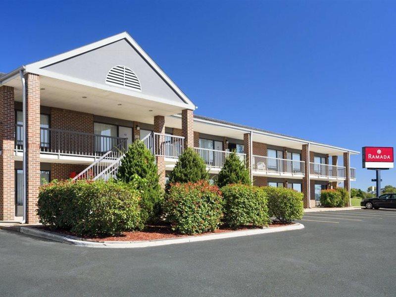 Ramada By Wyndham Batesville Extérieur photo