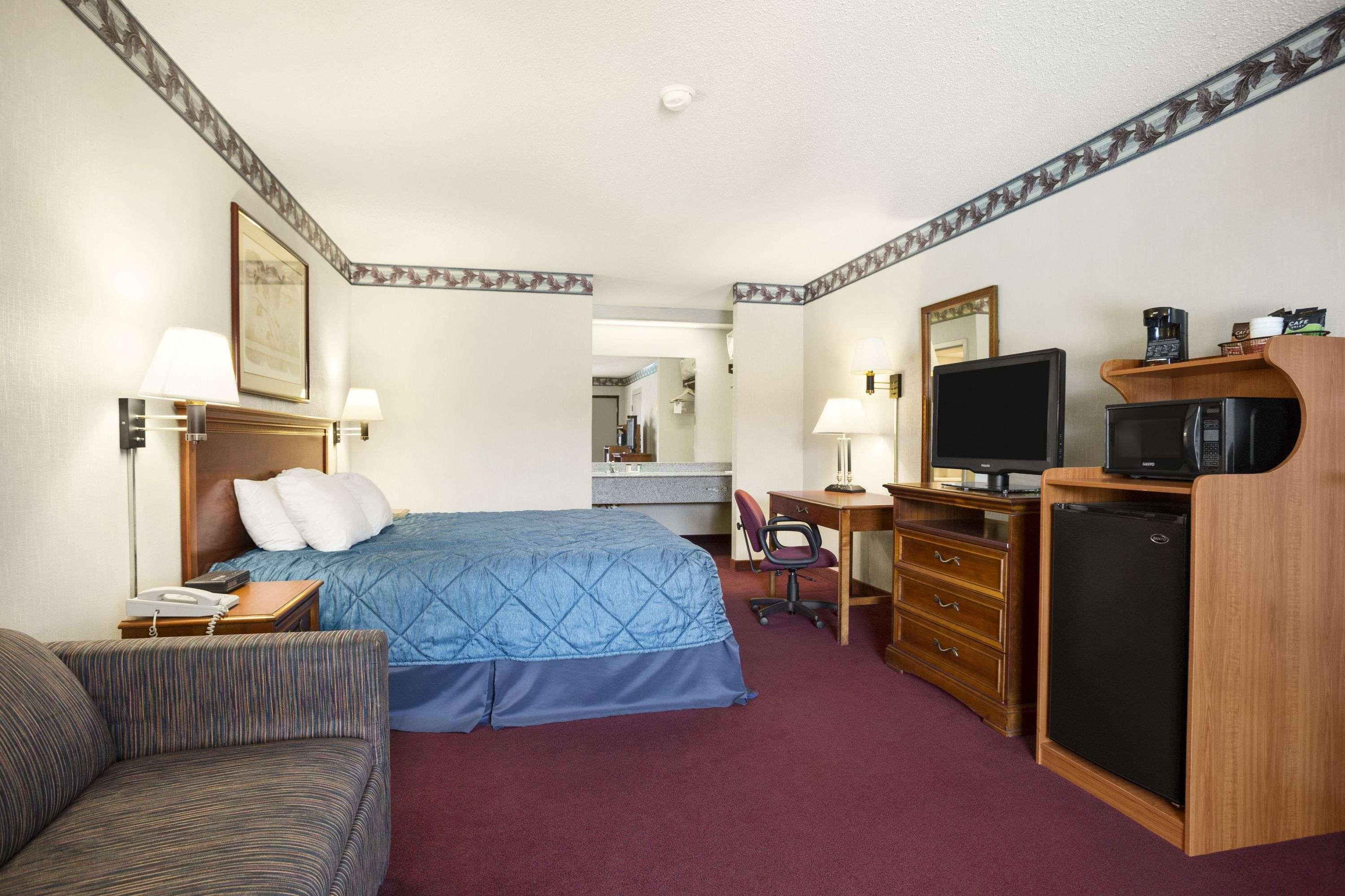 Ramada By Wyndham Batesville Extérieur photo
