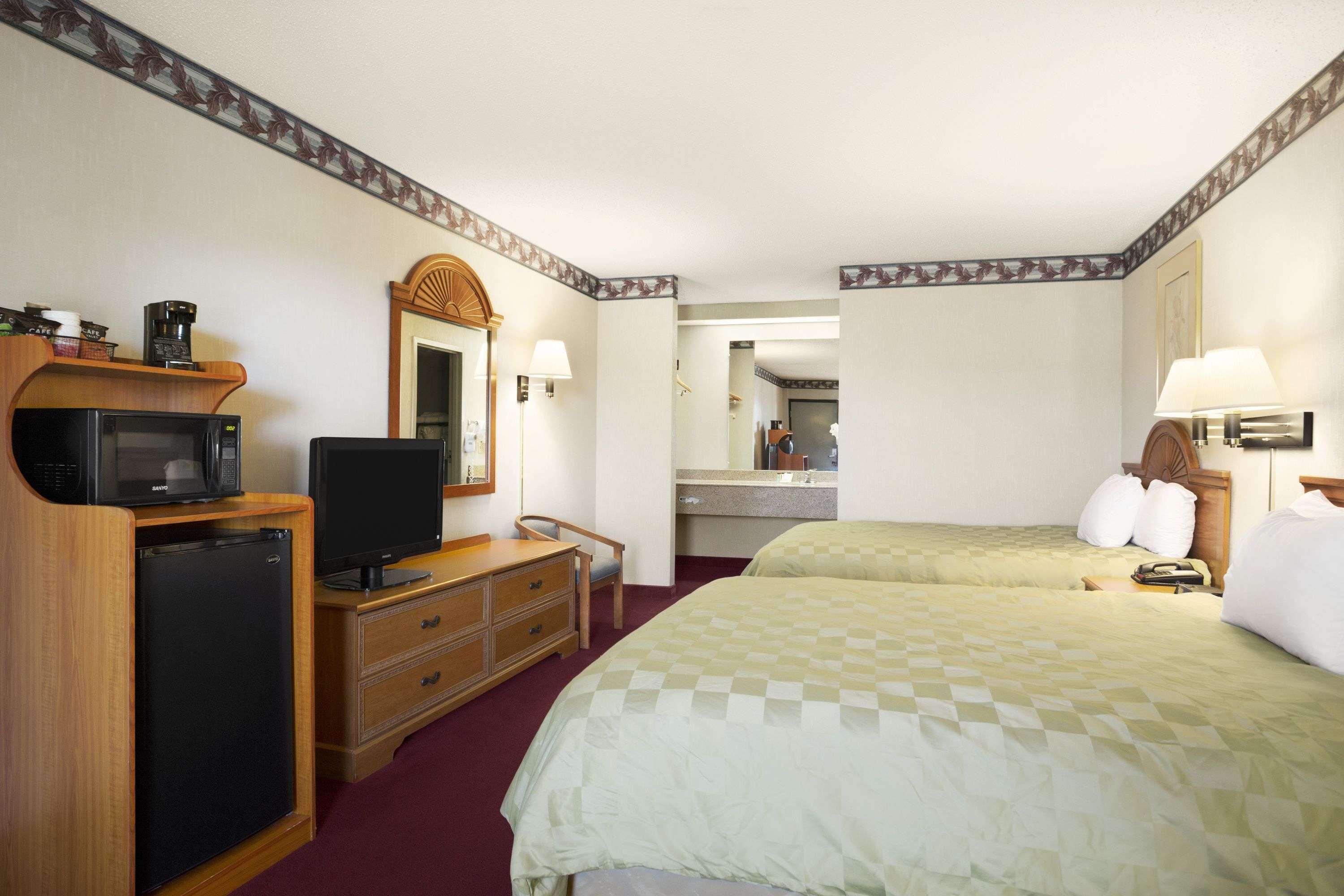 Ramada By Wyndham Batesville Extérieur photo