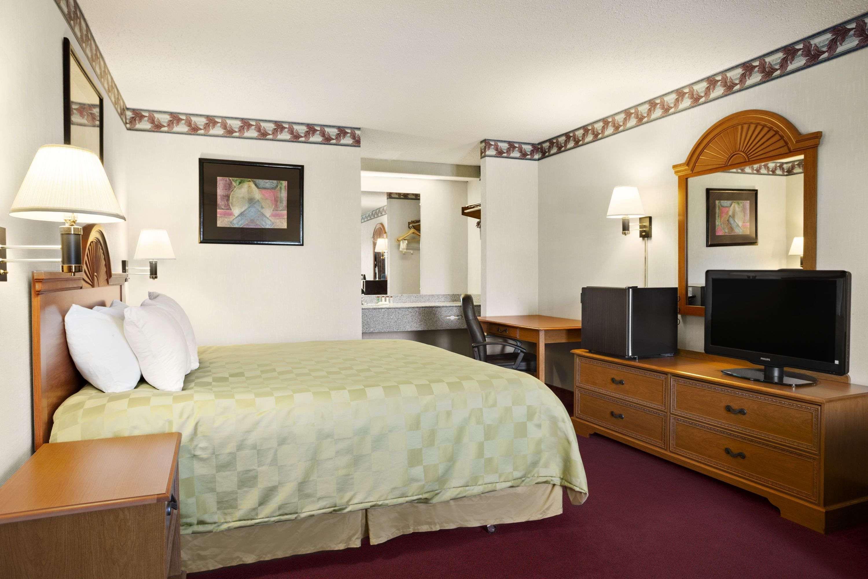 Ramada By Wyndham Batesville Extérieur photo