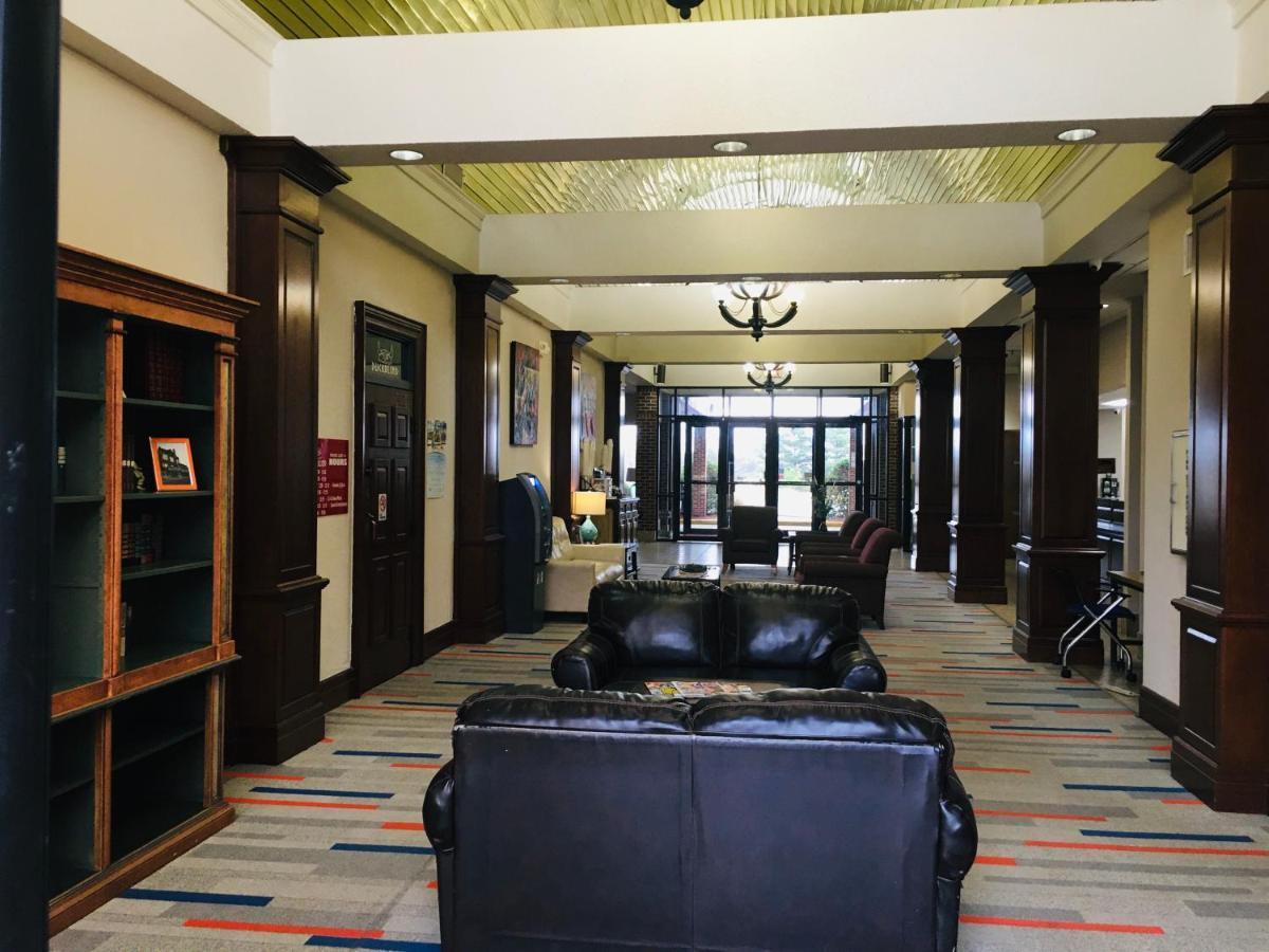 Ramada By Wyndham Batesville Extérieur photo