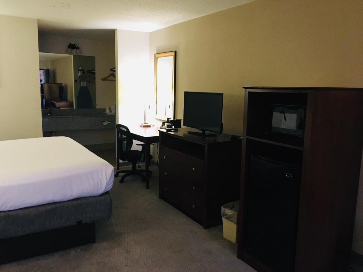 Ramada By Wyndham Batesville Extérieur photo